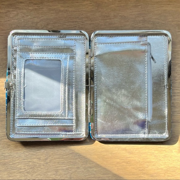 Beautiful blue faux croc wallet with silver clasp. - Picture 6 of 9